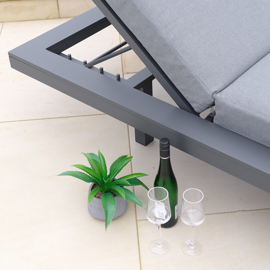 LG Outdoor Stockholm Reclining Daybed