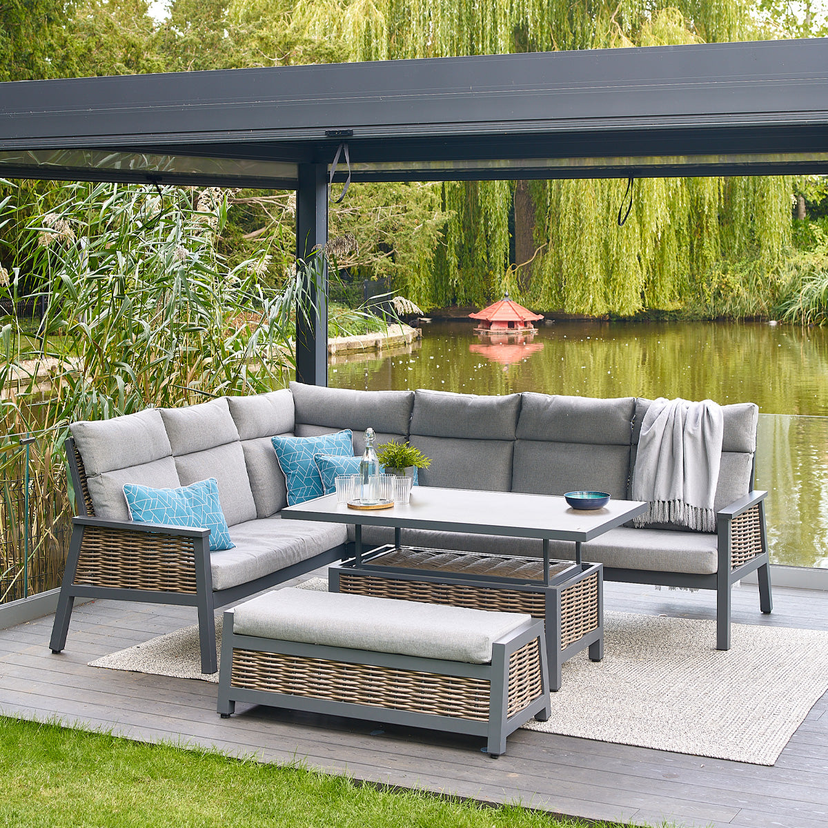 LG Outdoor Seville Modular Dining Set with Adjustable Table