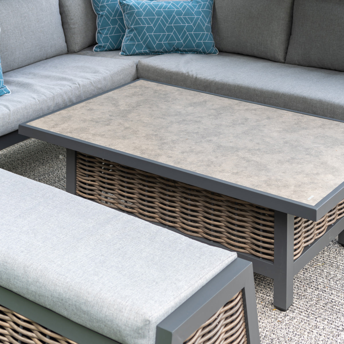 LG Outdoor Seville Modular Dining Set with Adjustable Table