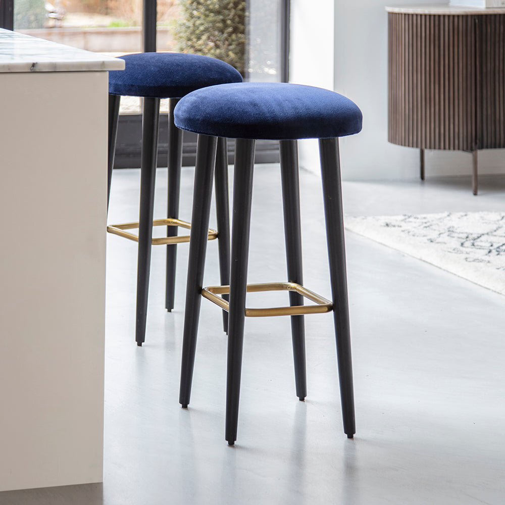 Robin barstool in Midnight blue with black legs