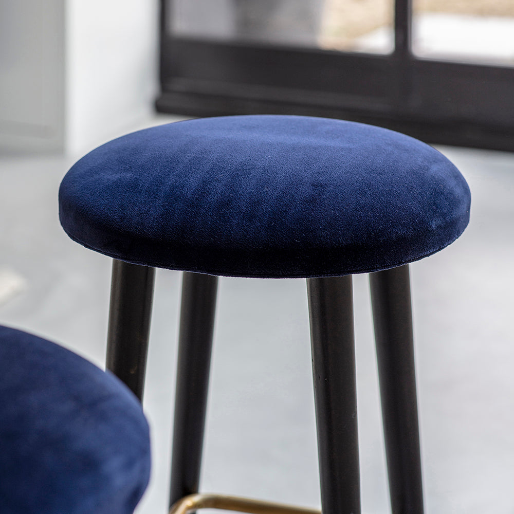 Robin barstool in Midnight blue with black legs